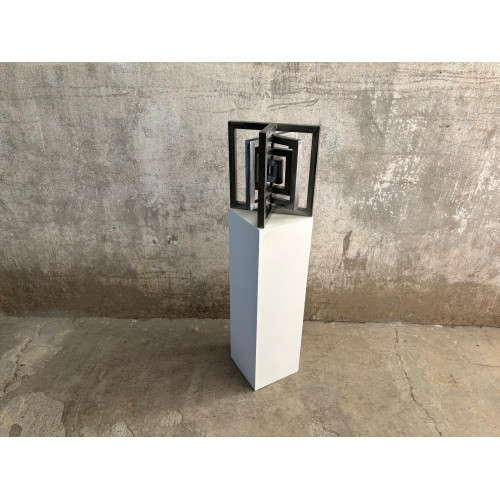 ESCULTURA ROTATIVA METAL